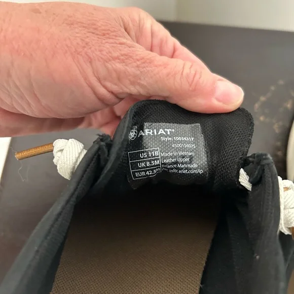 ARIAT Buckeye Waterproof Shoe EUC SZ 11 - Picture 11 of 14